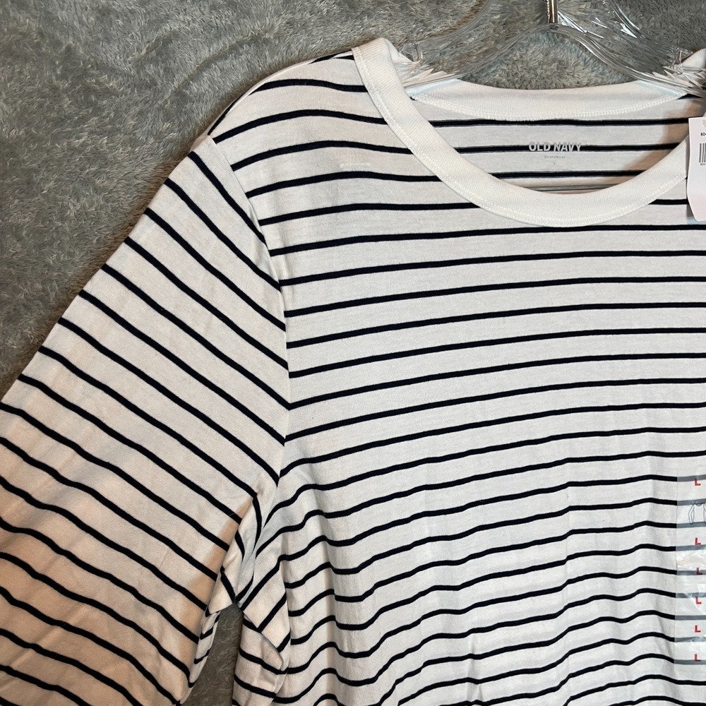 Old Navy Women Everywear Crew Neck Shirt L Navy Striped Nautical Coastal Preppy